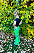 Load image into Gallery viewer, Grinch Pants for the Mini’s
