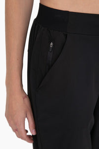 High-Waisted Capri Active Joggers with Pockets