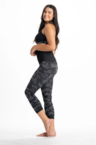 Snapback Postpartum Crop Leggings