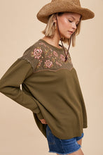 Load image into Gallery viewer, Thermal Embroidered Yoke Top
