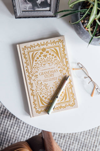 Grandma's Story: A Memory and Keepsake Journal for My Family