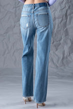 Load image into Gallery viewer, 90’s Dad Jeans
