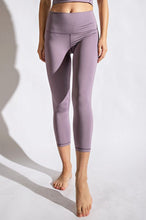 Load image into Gallery viewer, Compression Capri length Yoga Pant
