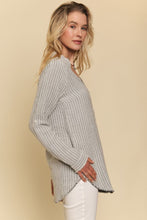 Load image into Gallery viewer, Frayed Hem Top
