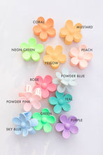 Load image into Gallery viewer, Jumbo Daisy Hair Clip
