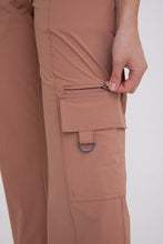 Load image into Gallery viewer, Mid-Rise Cargo Pants
