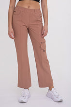 Load image into Gallery viewer, Mid-Rise Cargo Pants
