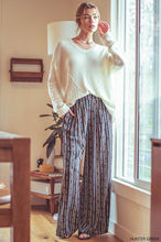 Load image into Gallery viewer, Pleated Wide Leg Pants
