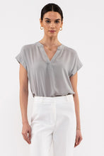 Load image into Gallery viewer, V-Neck Short Sleeve Top
