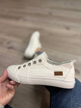 Load image into Gallery viewer, Play Canvas Sneaker
