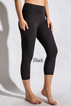 Load image into Gallery viewer, Dreamy Soft Capri Leggings
