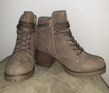 Load image into Gallery viewer, The Olivia Boot

