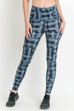 Load image into Gallery viewer, Highwaist Dotted Plaid Leggings
