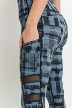 Load image into Gallery viewer, Highwaist Dotted Plaid Leggings

